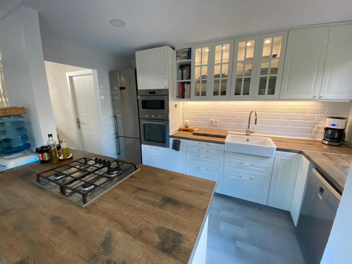 Casa En Masnou Junto A Playa Y Tren Villa Ngoại thất bức ảnh