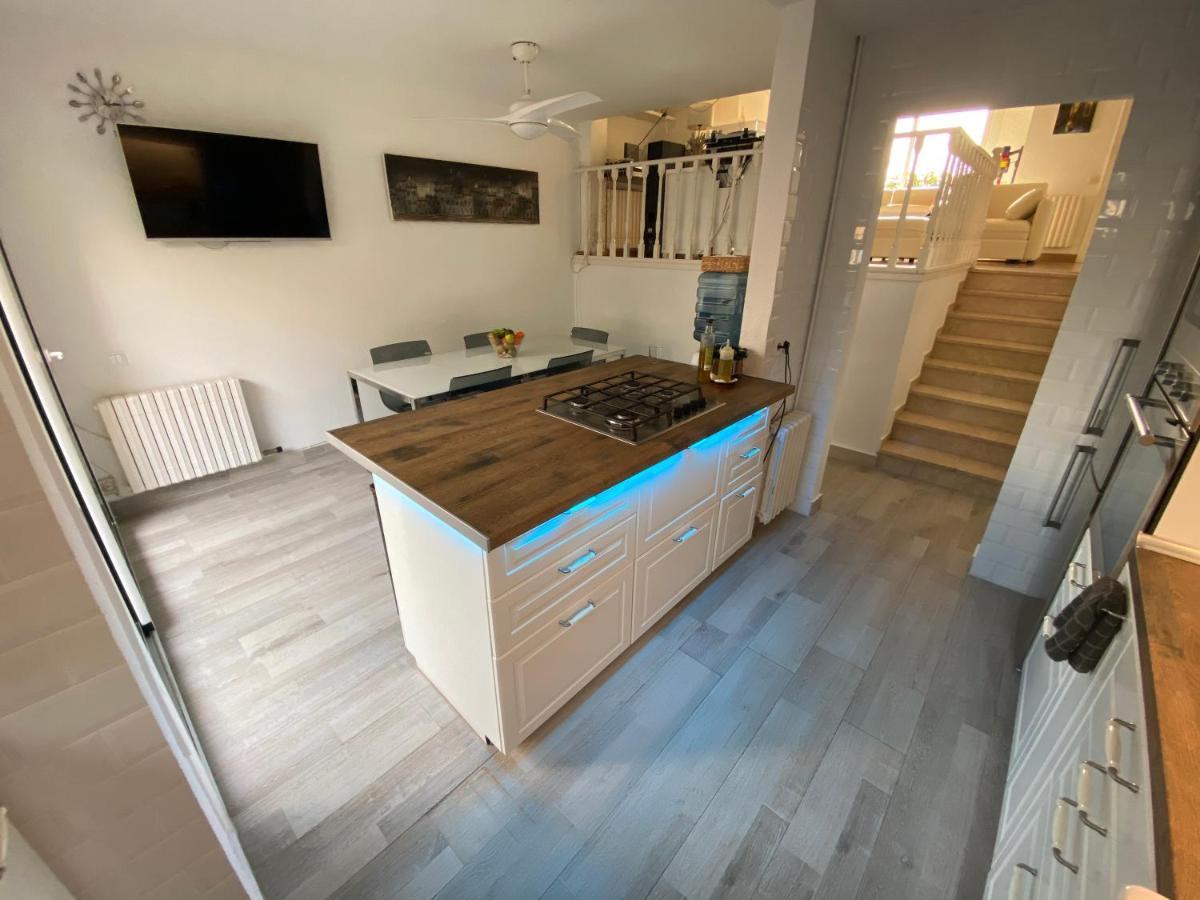 Casa En Masnou Junto A Playa Y Tren Villa Ngoại thất bức ảnh