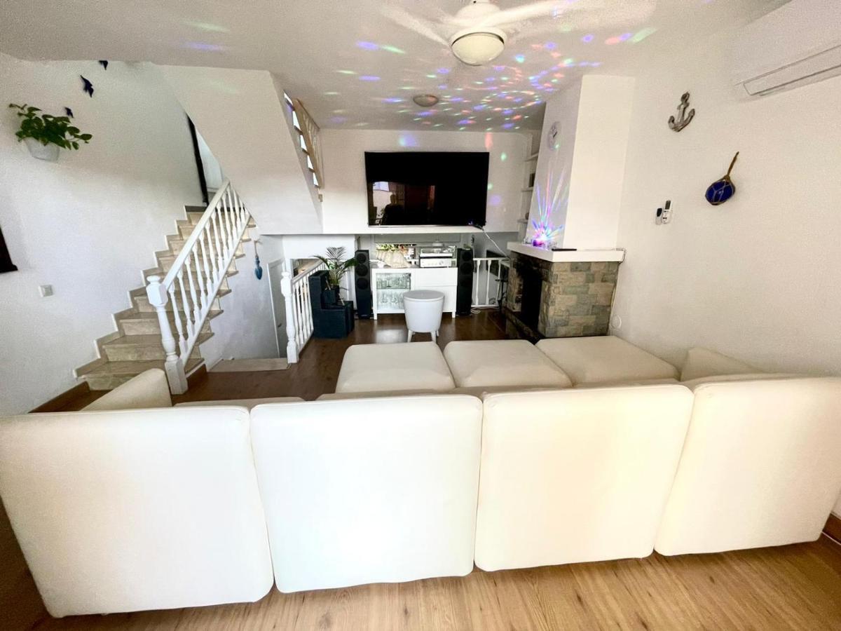 Casa En Masnou Junto A Playa Y Tren Villa Ngoại thất bức ảnh